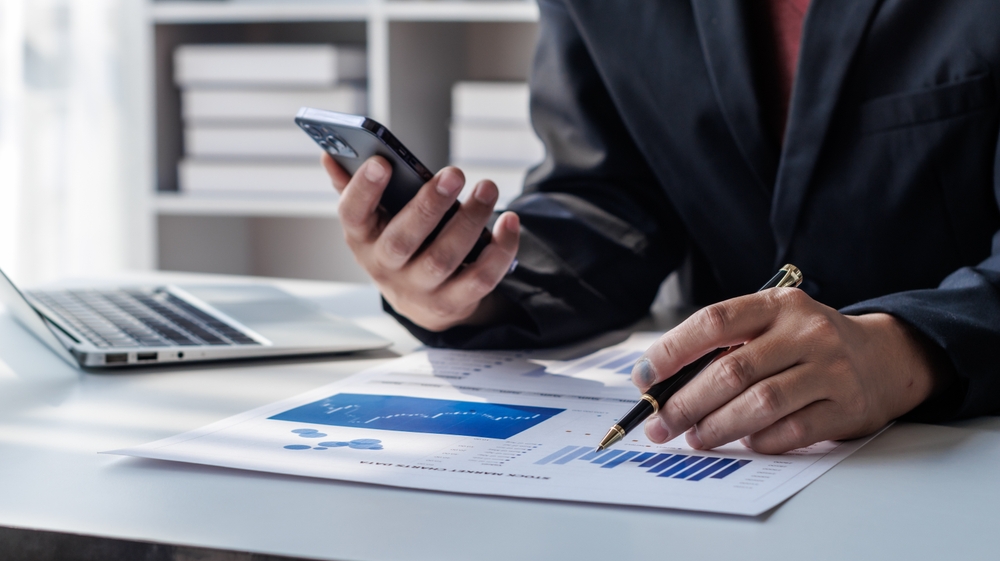 businessman-calculating-revenue