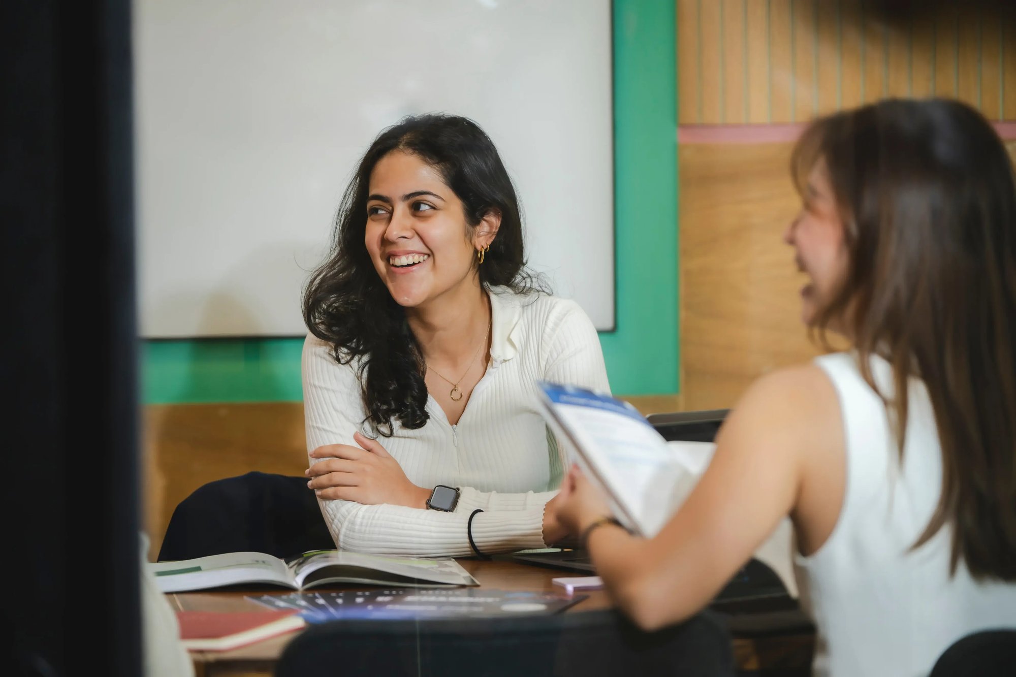 img-cta-featured-image-laughing