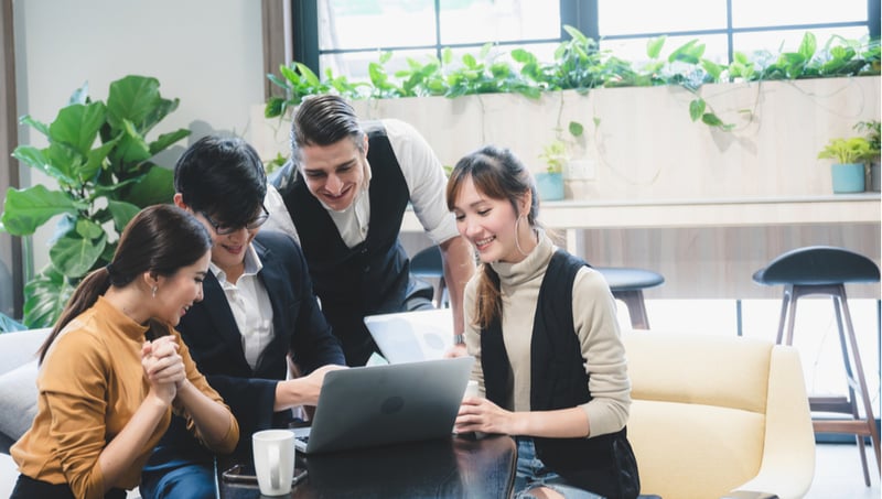 使用WhatsApp Business只是第一步，結合CRM系統更多自動化功能 featured image